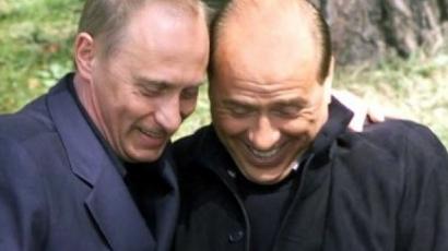 Берлускони с К-19, Путин му предлага помощ